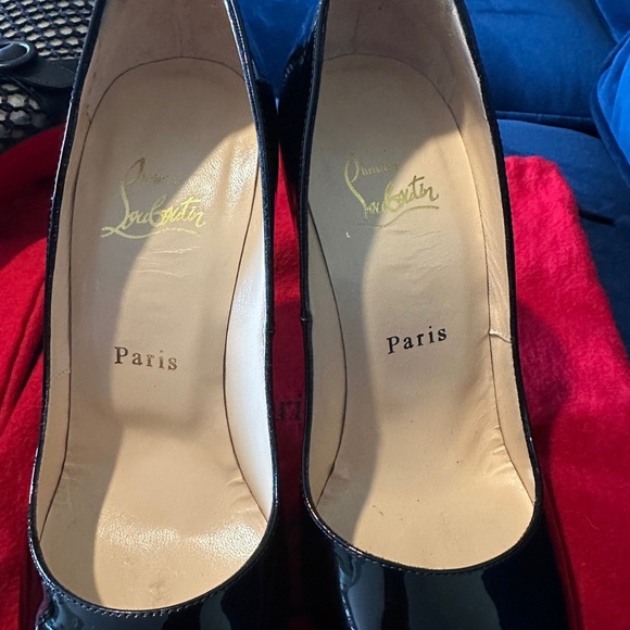Christian Louboutin black patent "Ron Ron" pumps. Size 37.5. - Picture 6 of 14